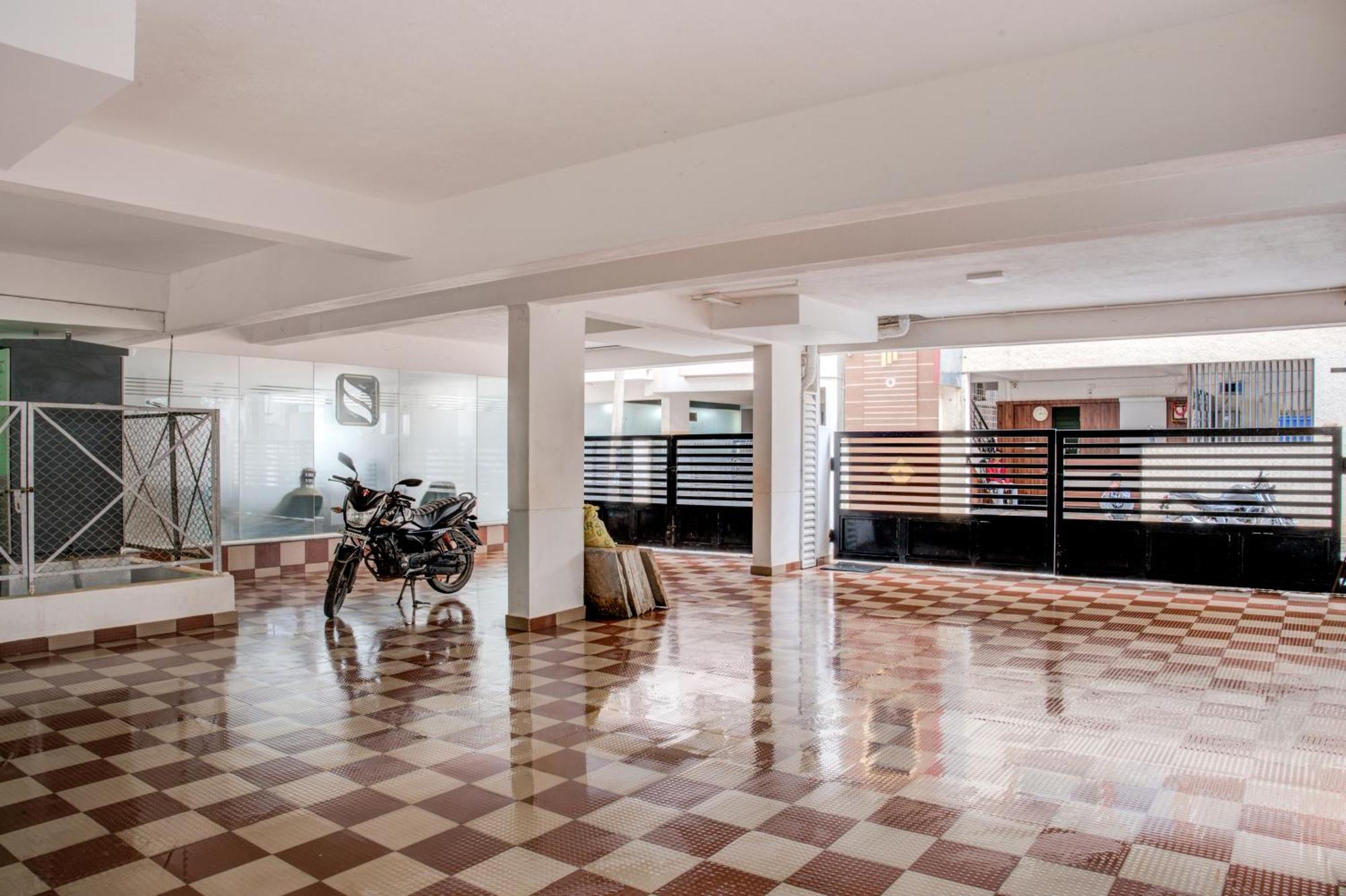 Hotel Sterling Inn Bangalore International Airport Yelahanka Exterior photo